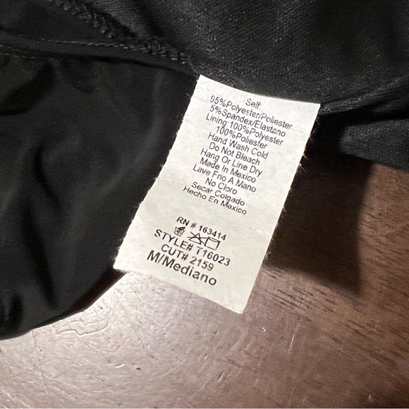 21 Saints - size Medium - Black bodysuit- NWT - Picture 6 of 11